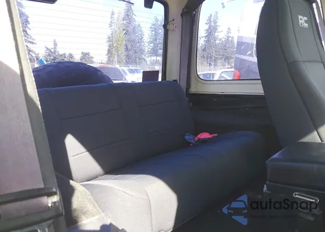 1994 Jeep Wrangler / Yj Se z USA, uszkodzony, nr VIN 1J4FY29S7RP474769